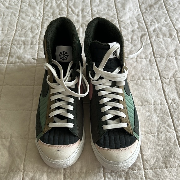 Men’s Blazer Mid Toasty Sneakers - Picture 2 of 9